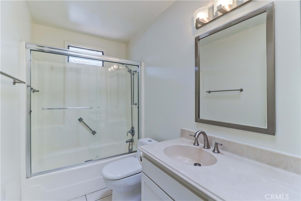 3200 Via Buena Vista C