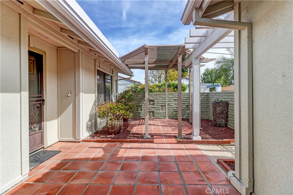 3200 Via Buena Vista C