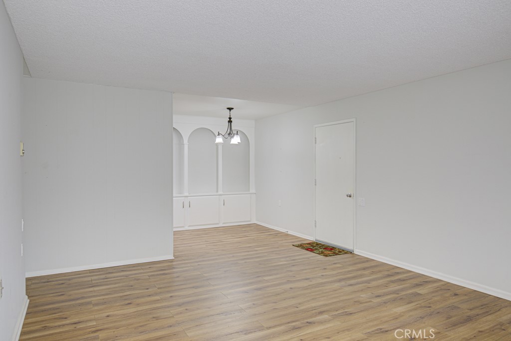 2173 Via Mariposa East T