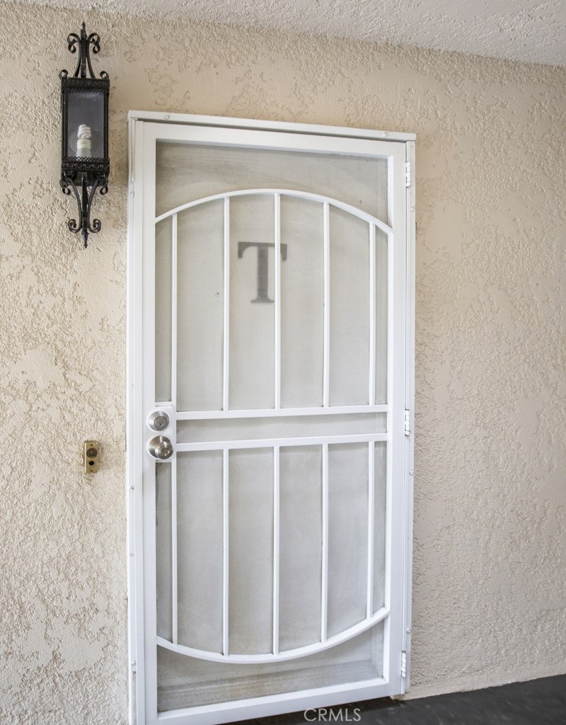 2173 Via Mariposa East T