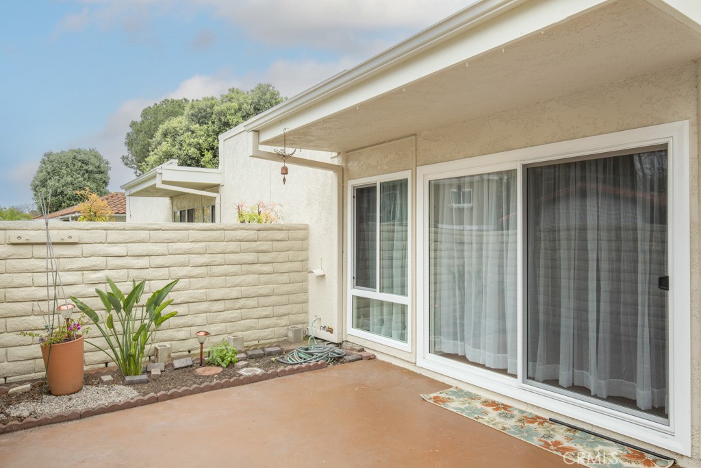 2173 Via Mariposa East T