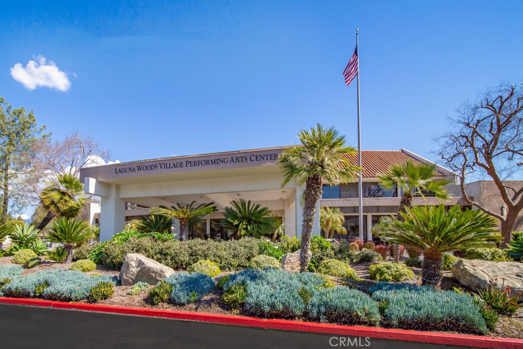 2173 Via Mariposa East T