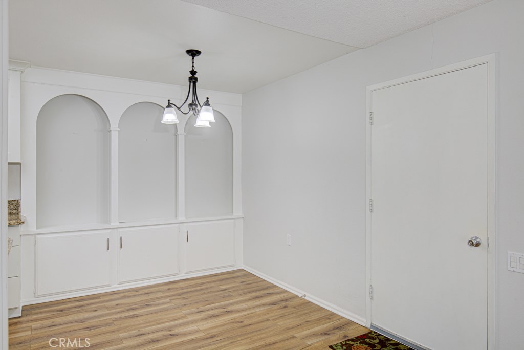 2173 Via Mariposa East T