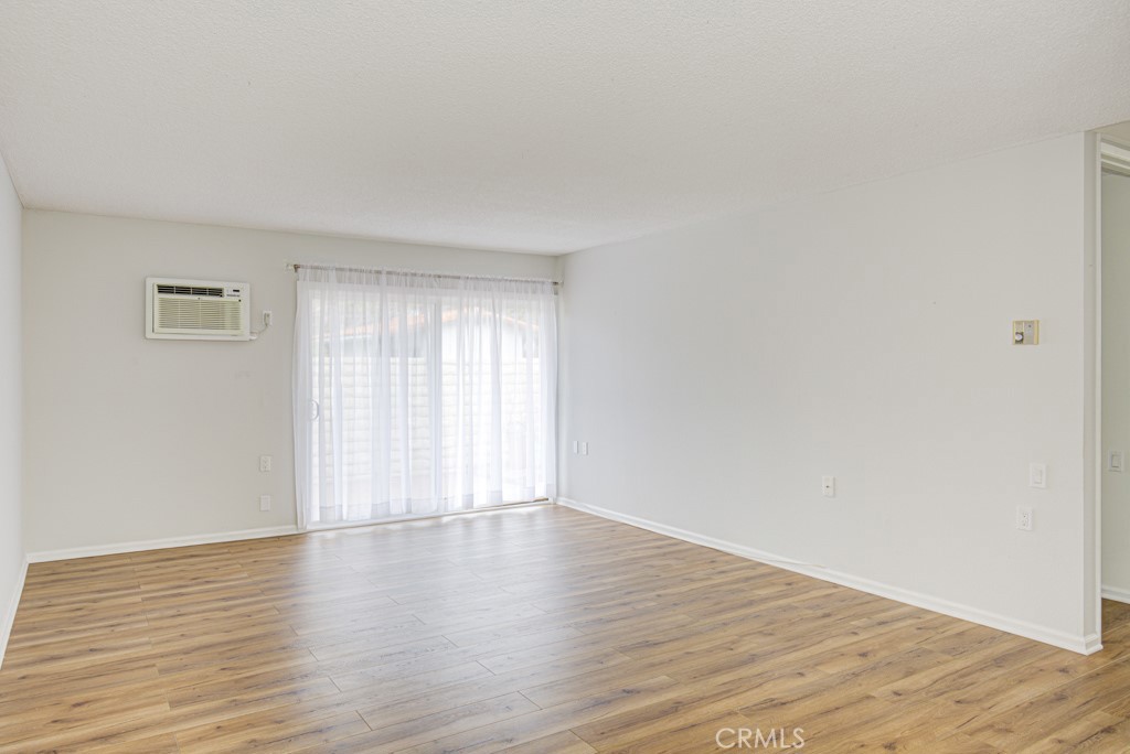 2173 Via Mariposa East T