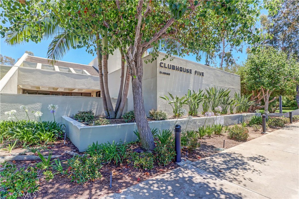 3241 San Amadeo 2B