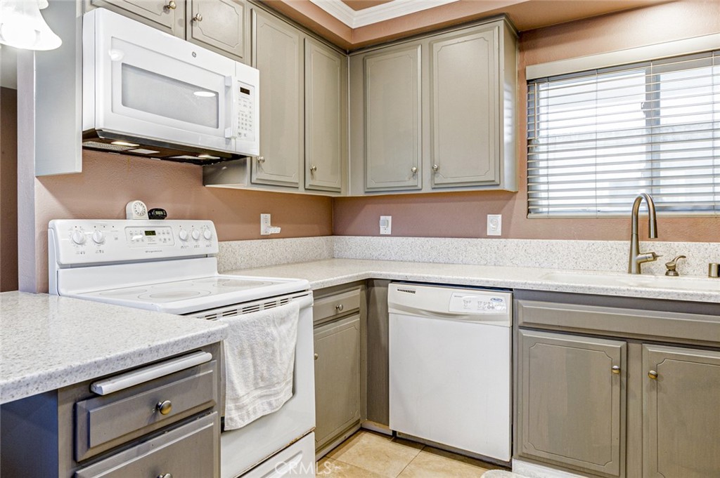 3241 San Amadeo 2B