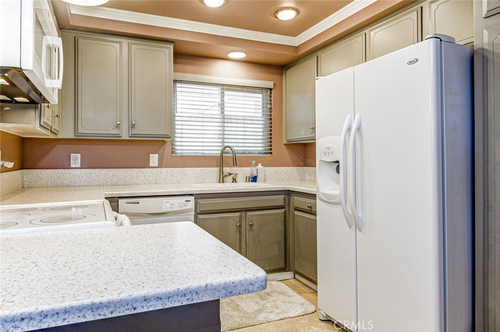 3241 San Amadeo 2B