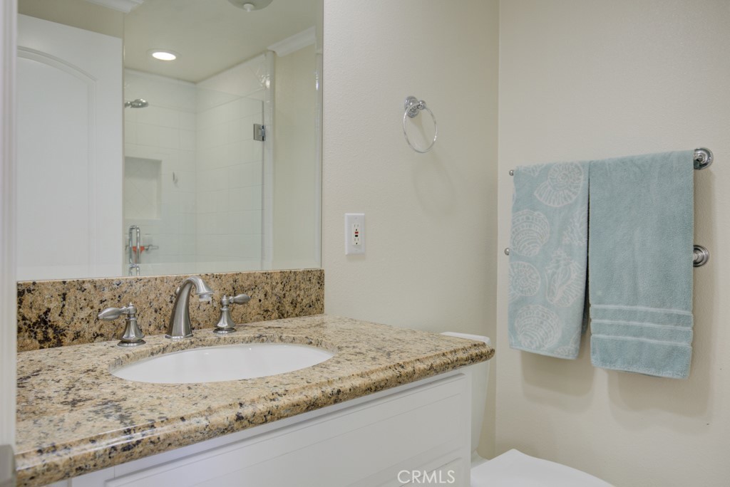 2372 Via Mariposa W B