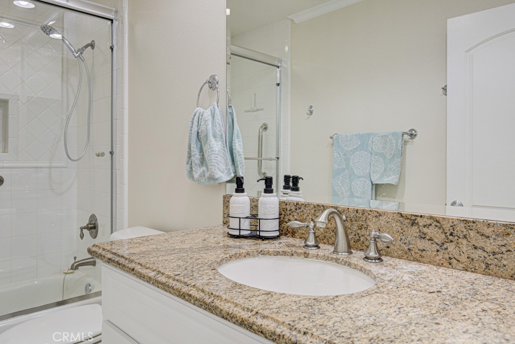 2372 Via Mariposa W B