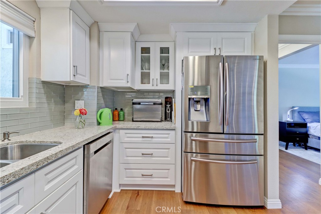 2394 Via Mariposa W 1D