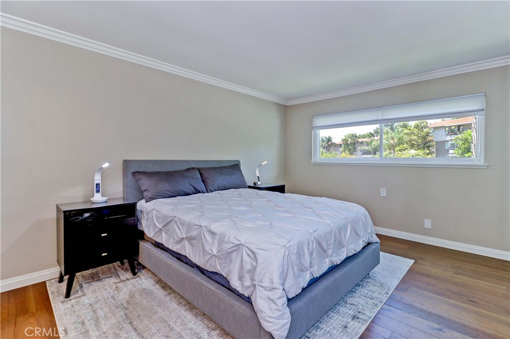 2394 Via Mariposa W 1D