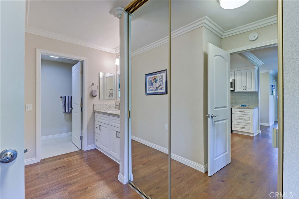 2394 Via Mariposa W 1D