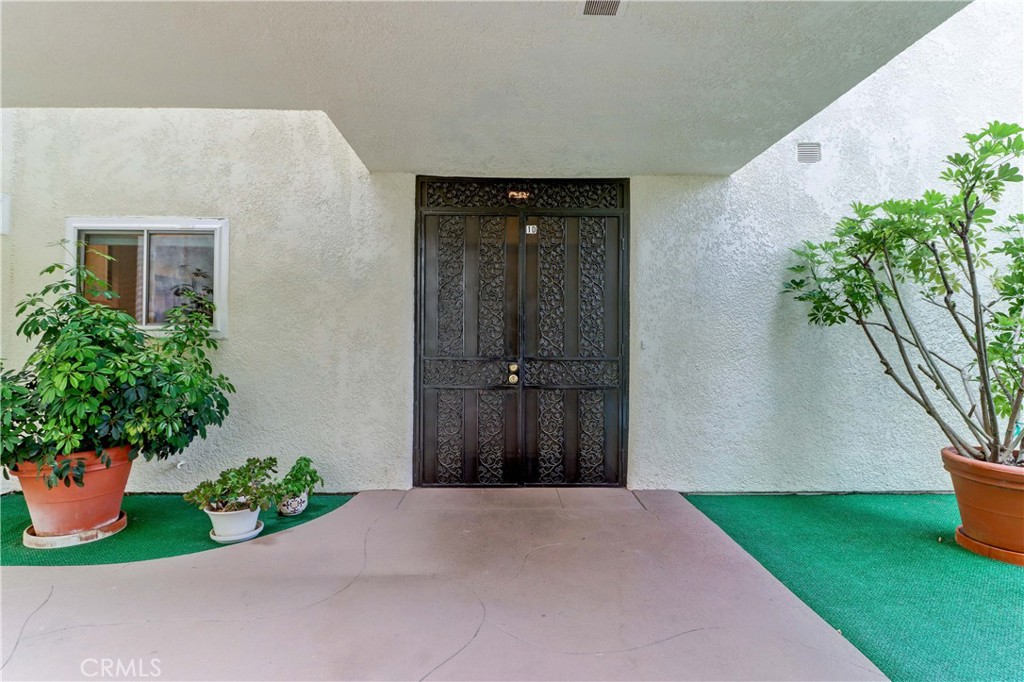 2394 Via Mariposa W 1D