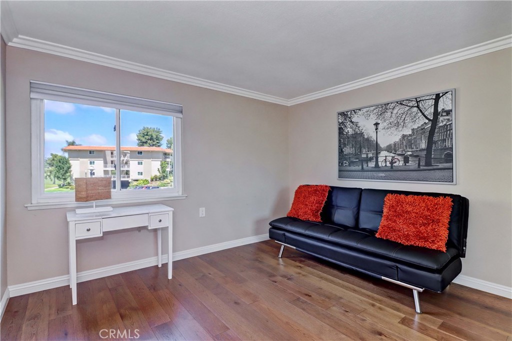 2394 Via Mariposa W 1D