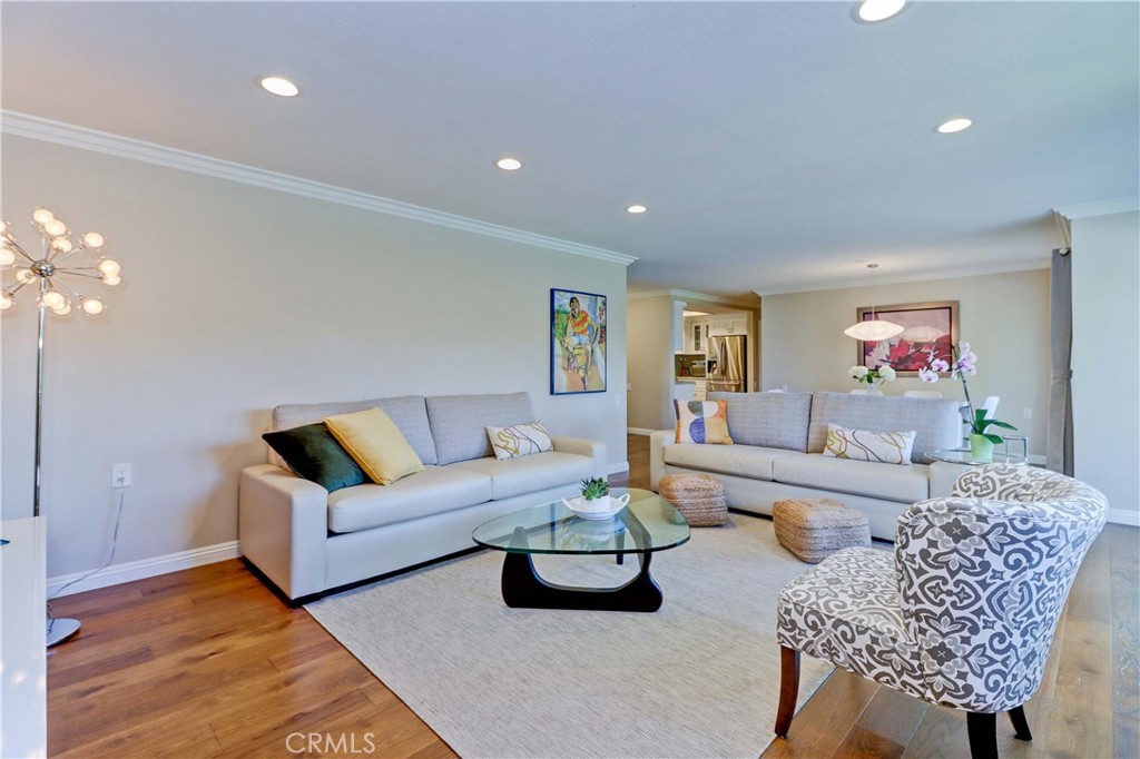 2394 Via Mariposa W 1D