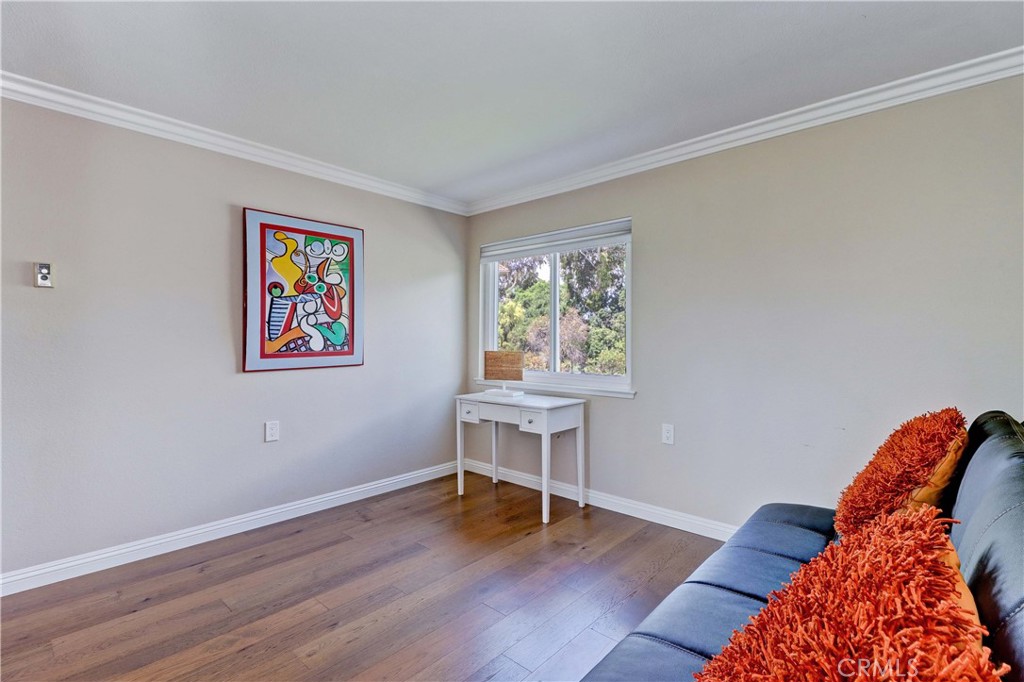 2394 Via Mariposa W 1D