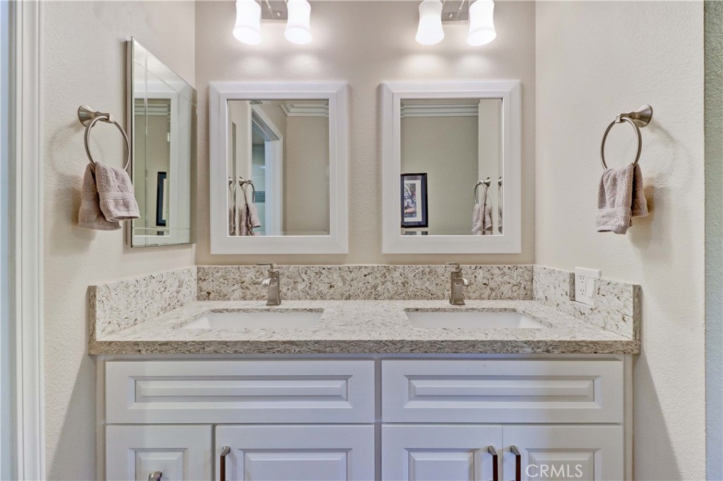 2394 Via Mariposa W 1D