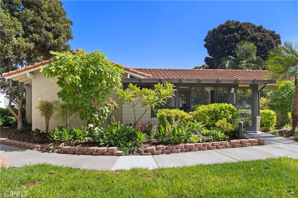 2348 Via Mariposa West B