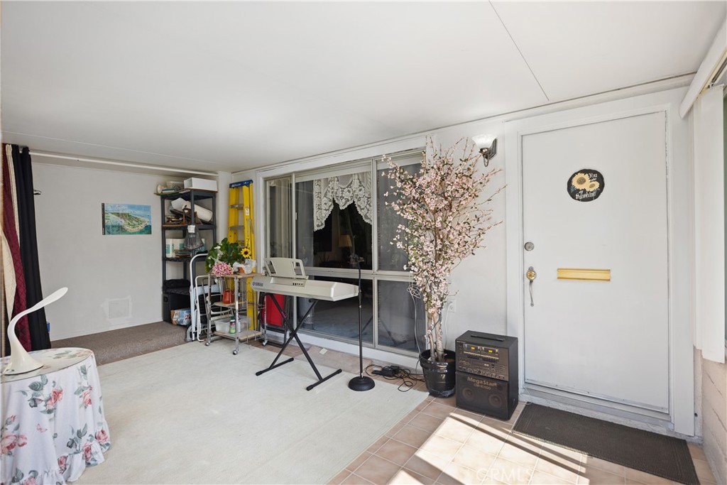 2348 Via Mariposa West B