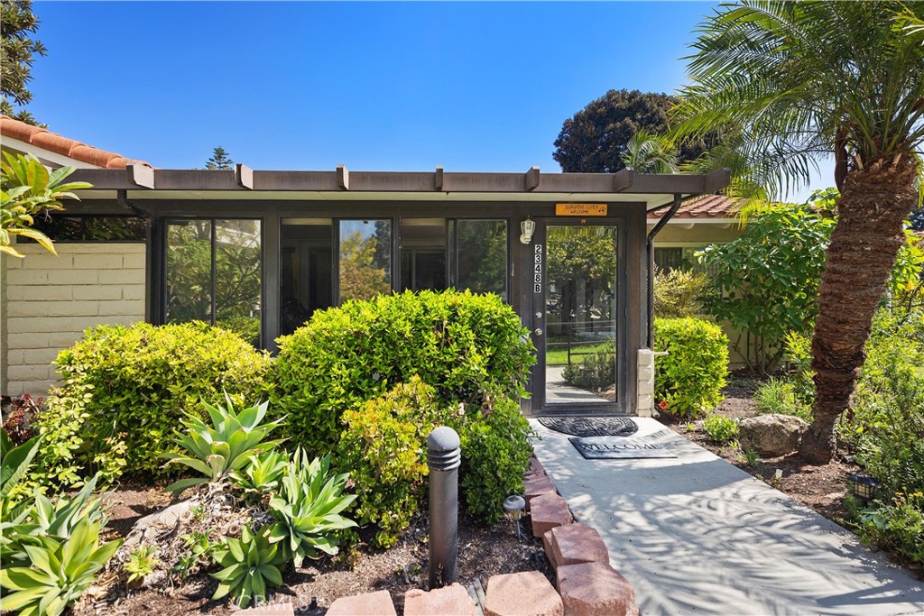 2348 Via Mariposa West B