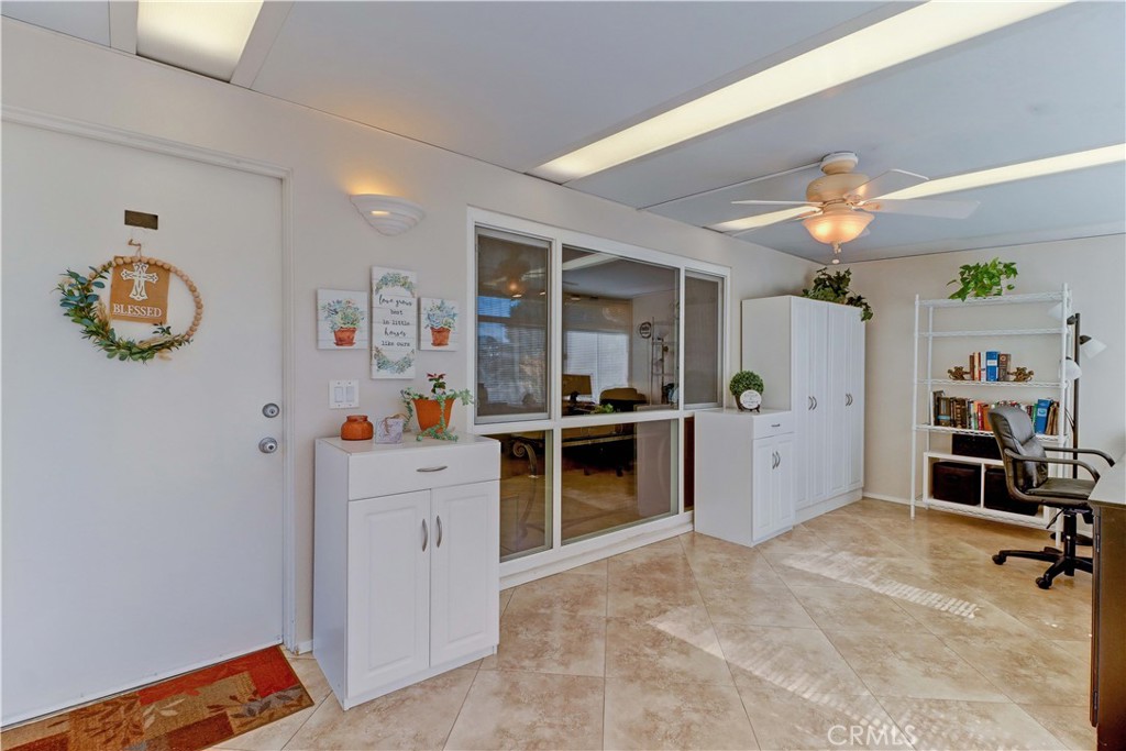 2273 Via Mariposa E C