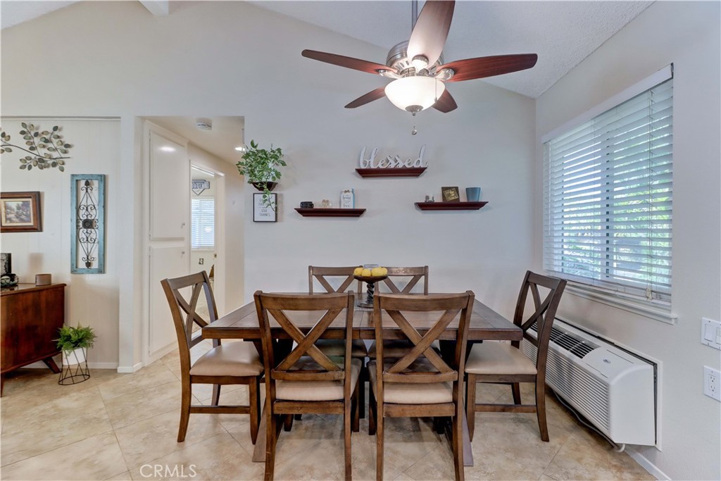 2273 Via Mariposa E C