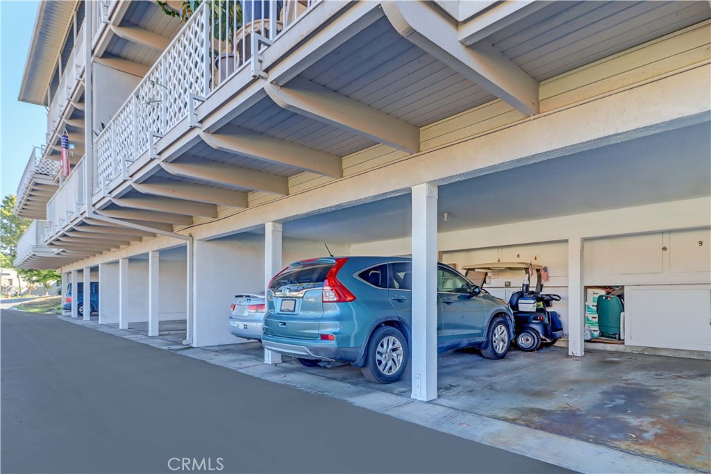 2273 Via Mariposa E C