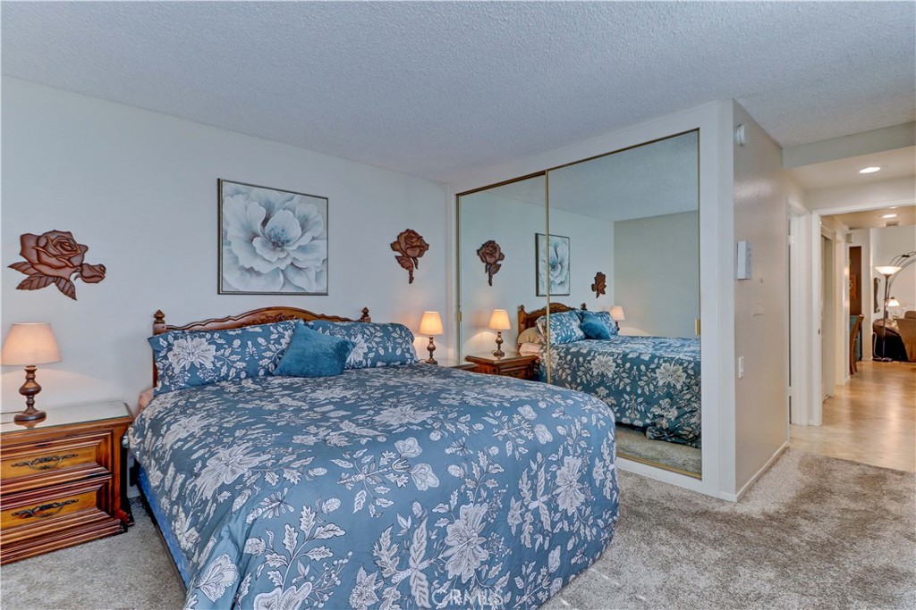 2273 Via Mariposa E C