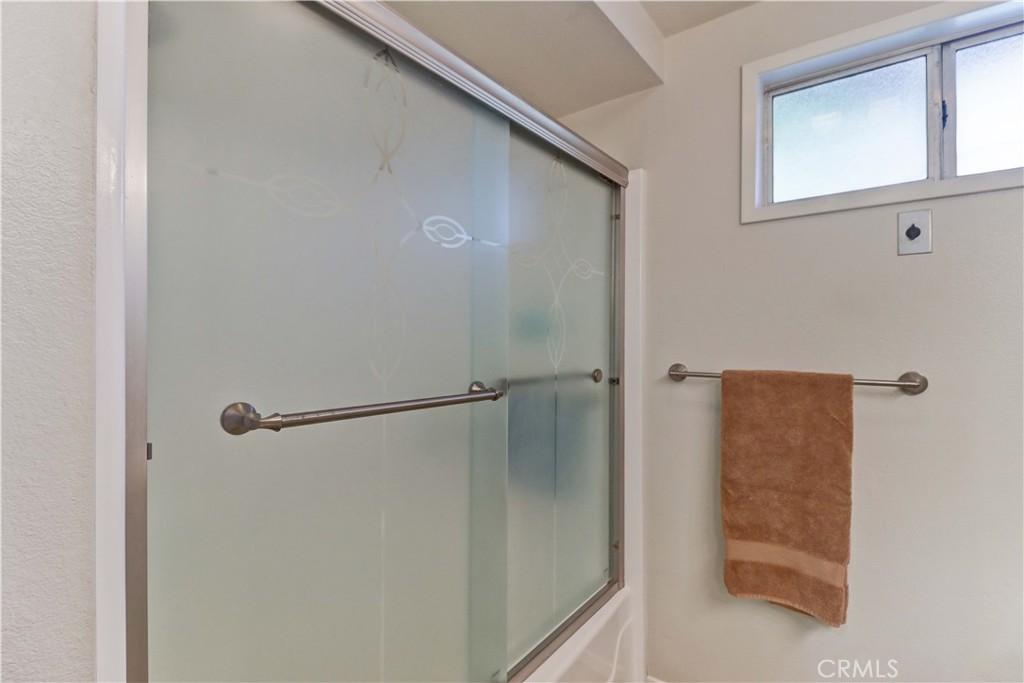 2273 Via Mariposa E C