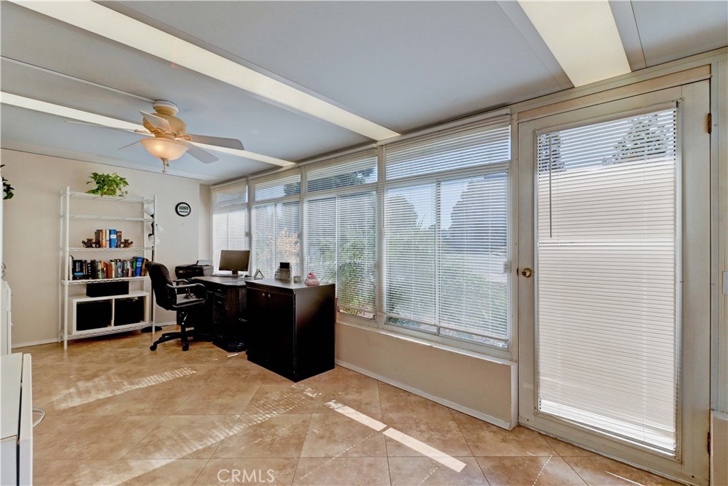 2273 Via Mariposa E C