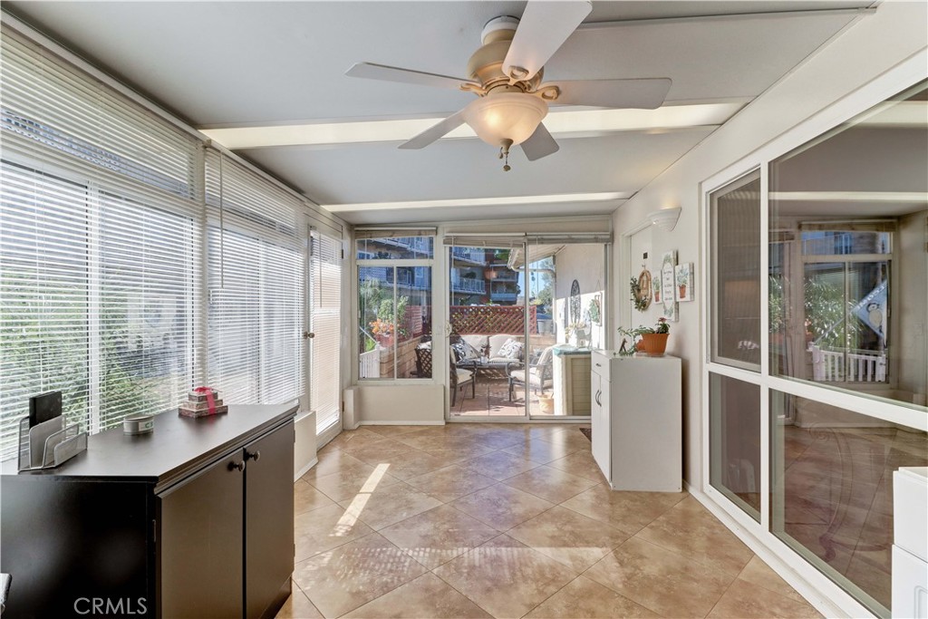 2273 Via Mariposa E C