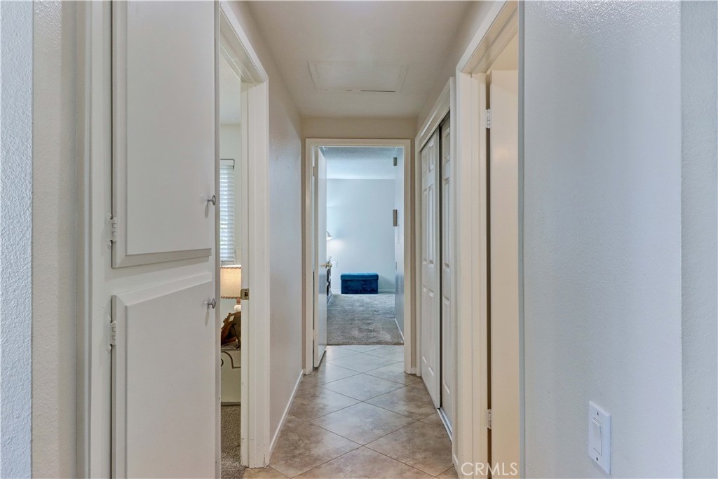 2273 Via Mariposa E C