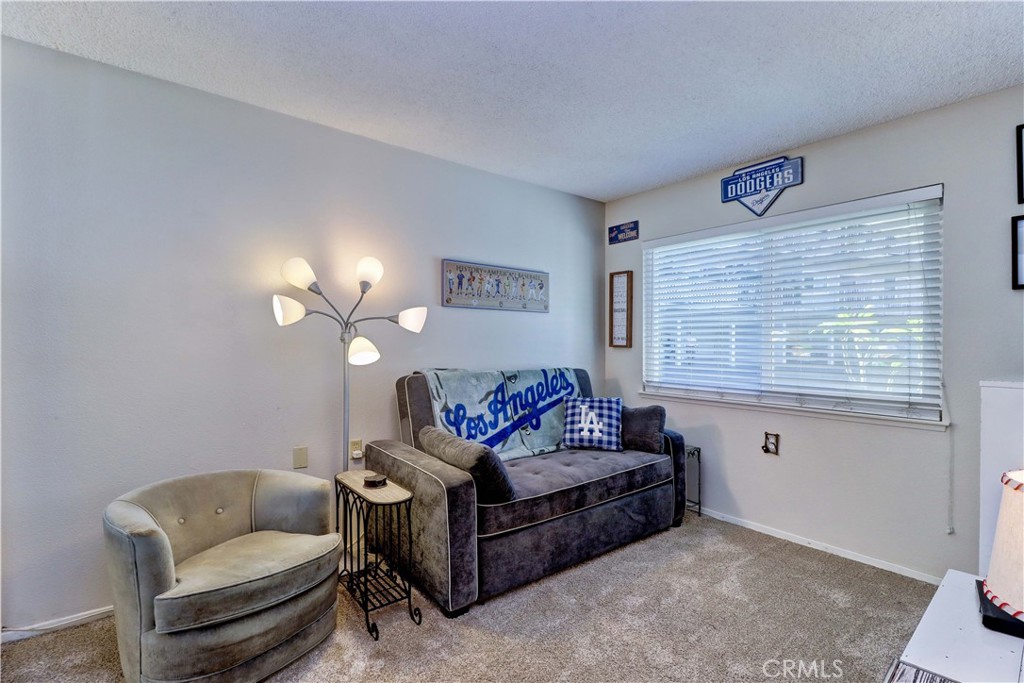 2273 Via Mariposa E C