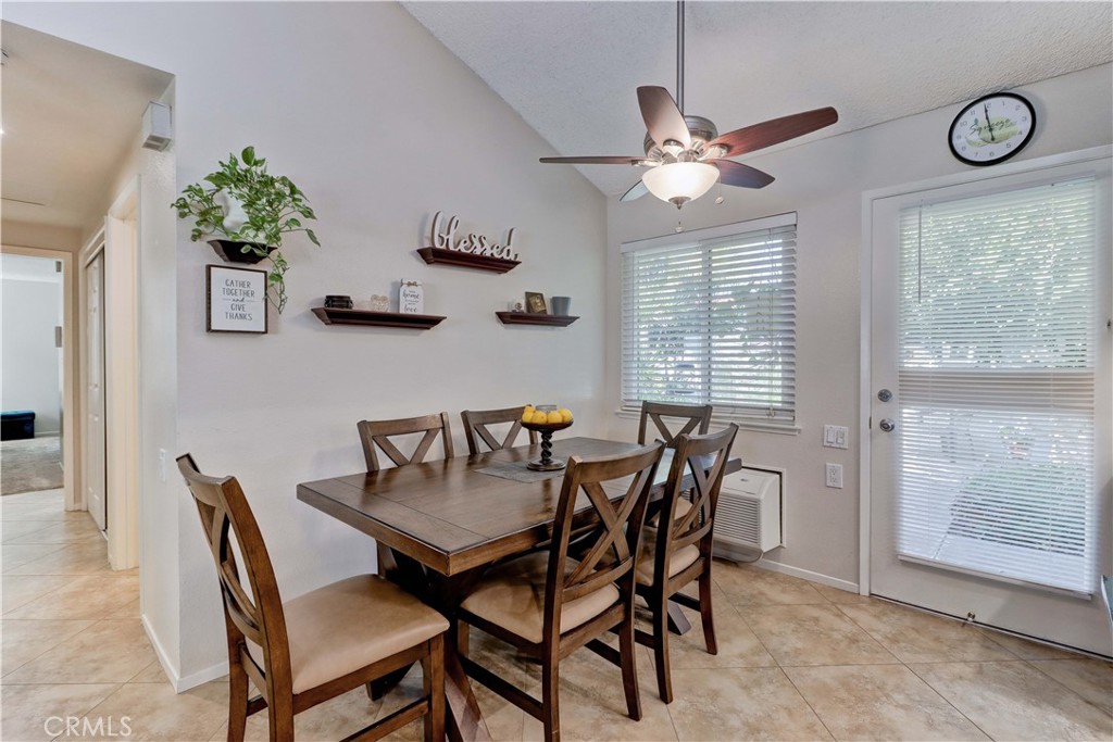 2273 Via Mariposa E C