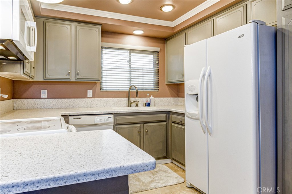 3241 San Amadeo 2B