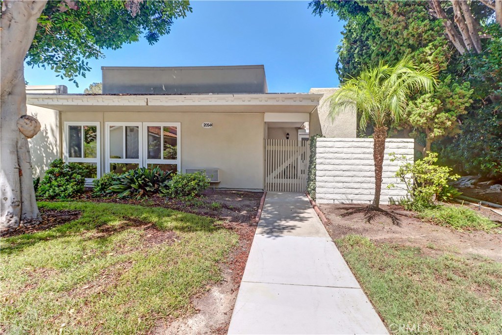 2054 Via Mariposa E Laguna Woods Ca Us 92637 Oc26186009