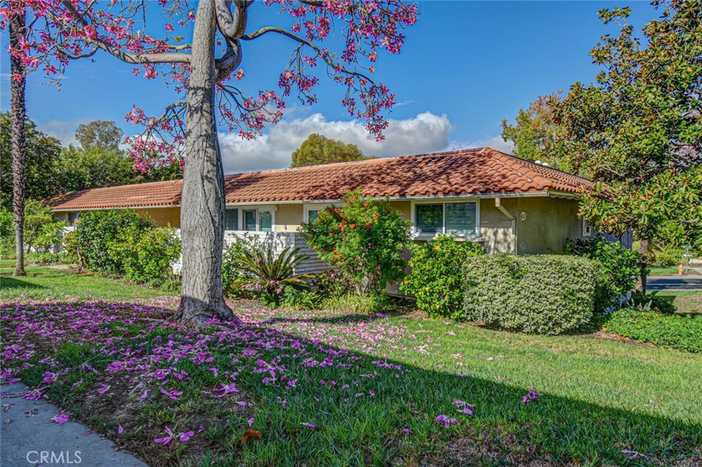 633 Avenida Sevilla O Laguna Woods Ca Us 92637 Oc26221727