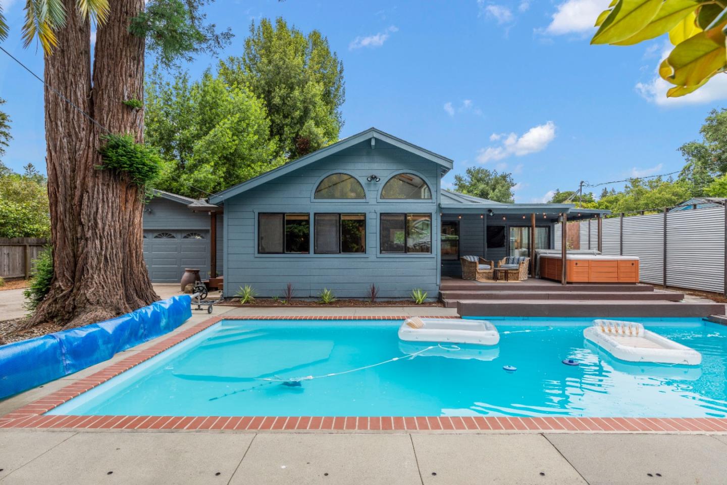 210 Madrona WAY