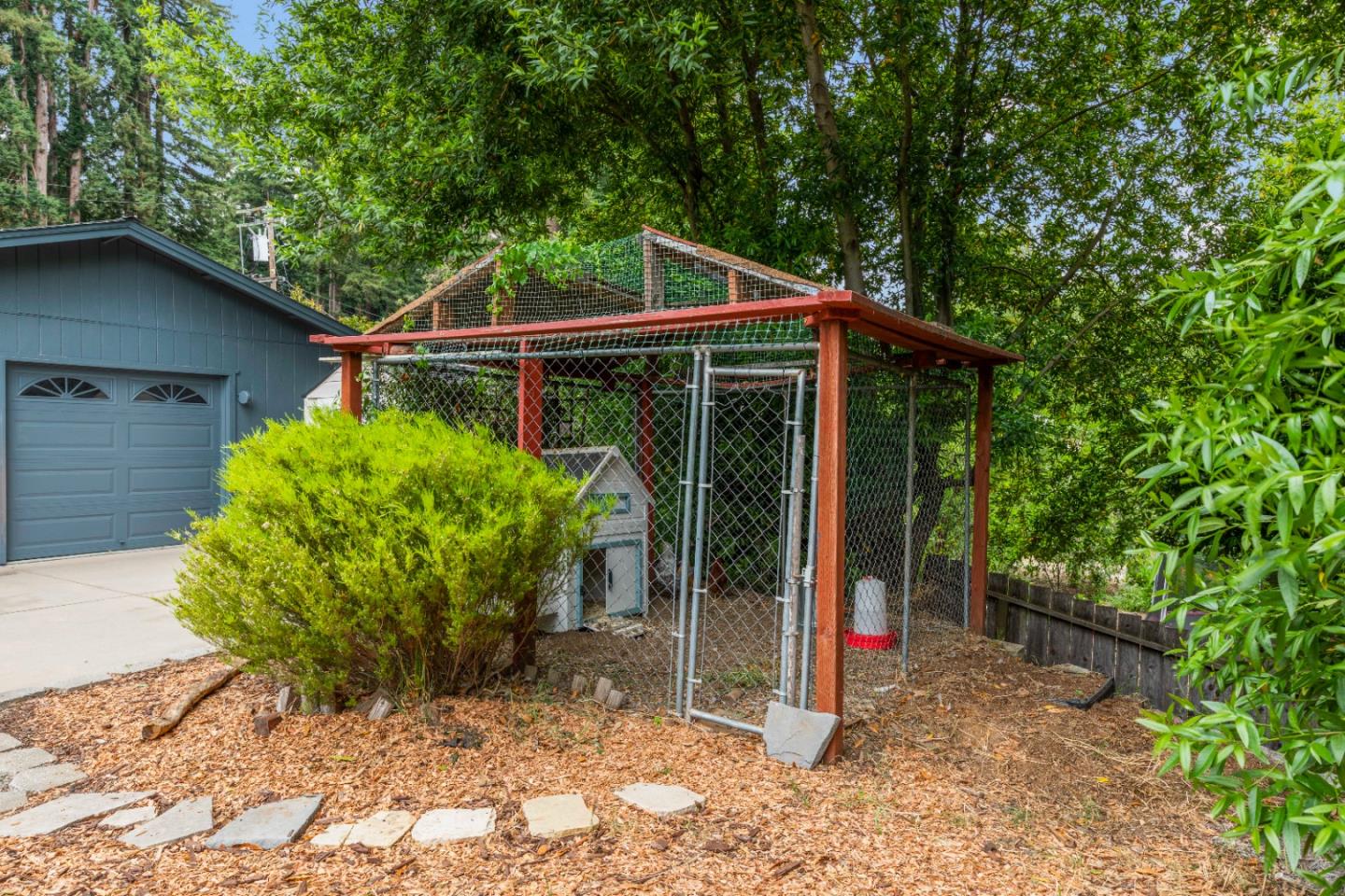 210 Madrona WAY
