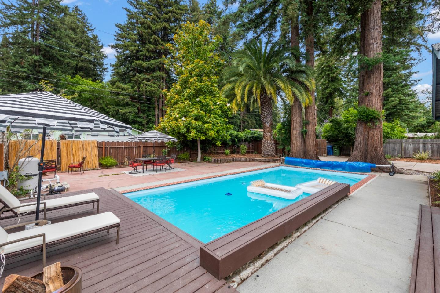 210 Madrona WAY