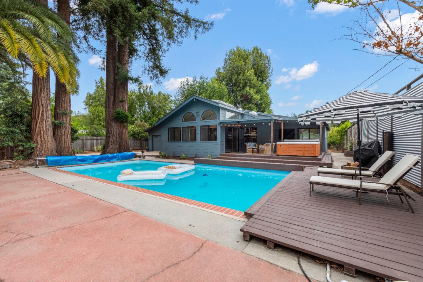 210 Madrona WAY