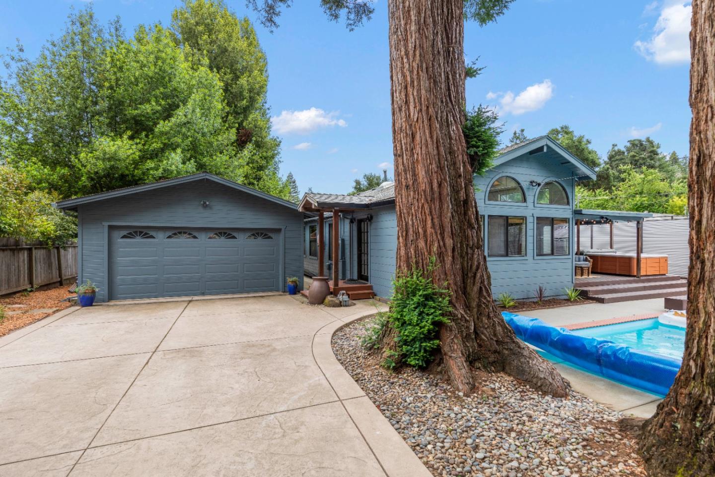 210 Madrona WAY
