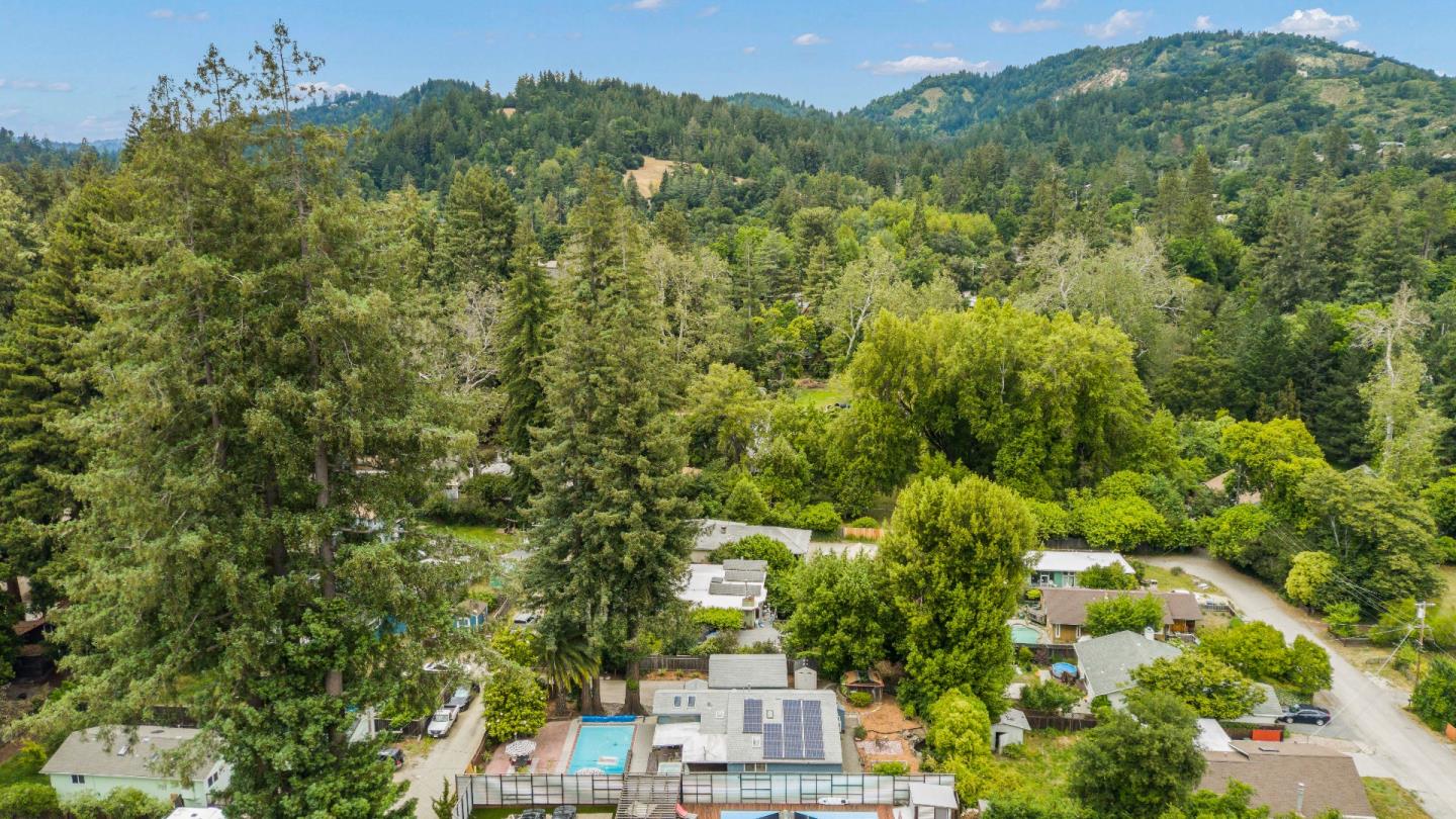 210 Madrona WAY