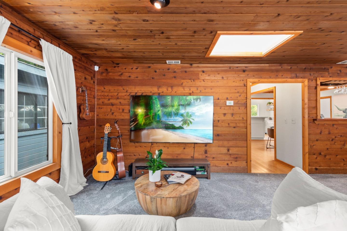 210 Madrona WAY
