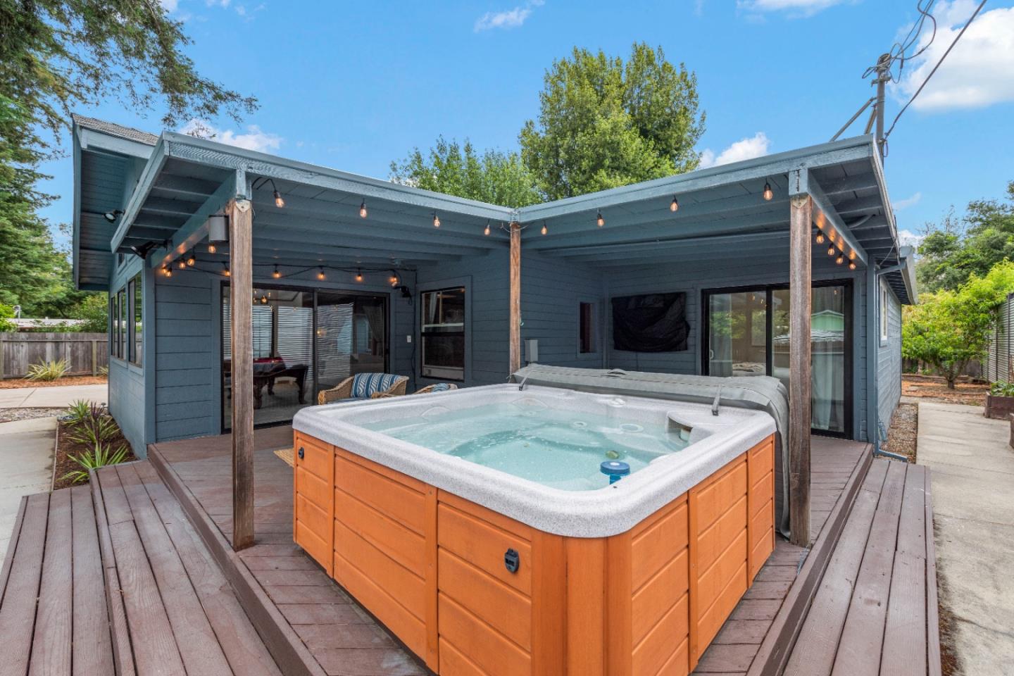 210 Madrona WAY