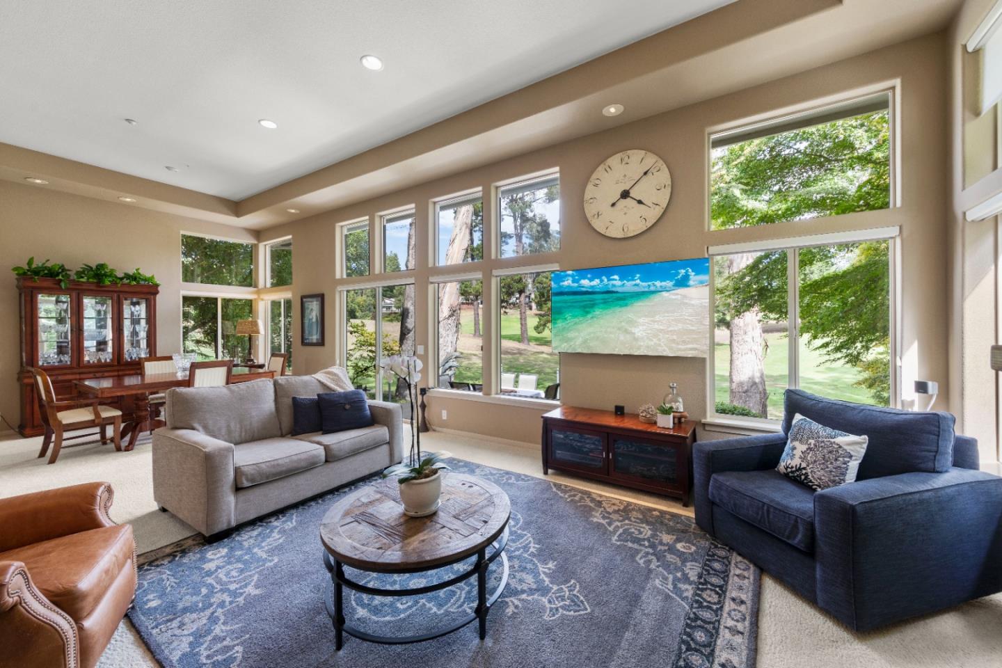 352 Los Altos DR
