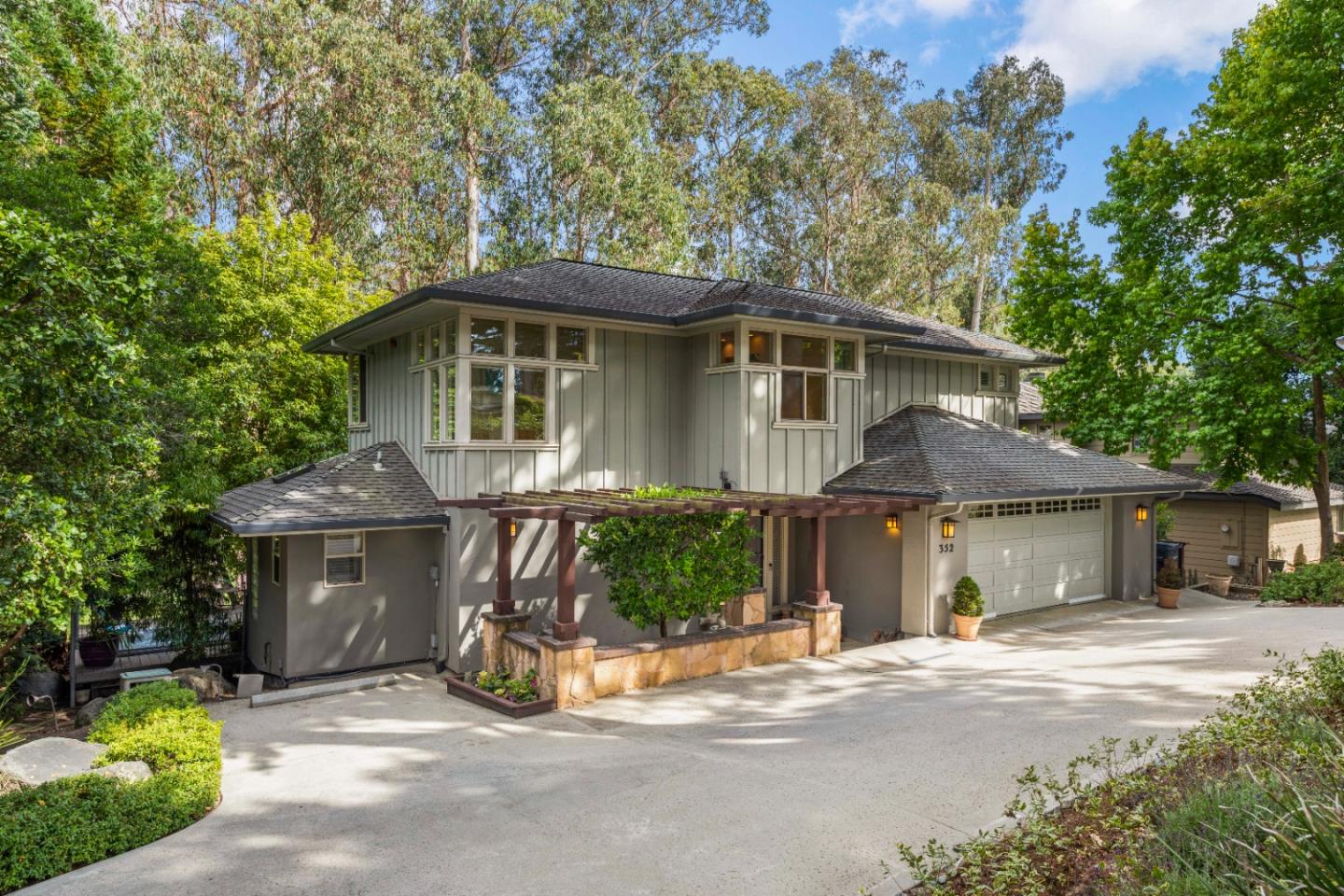 352 Los Altos DR