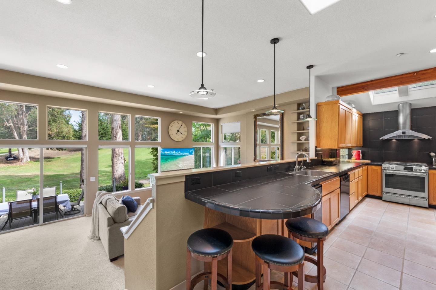 352 Los Altos DR