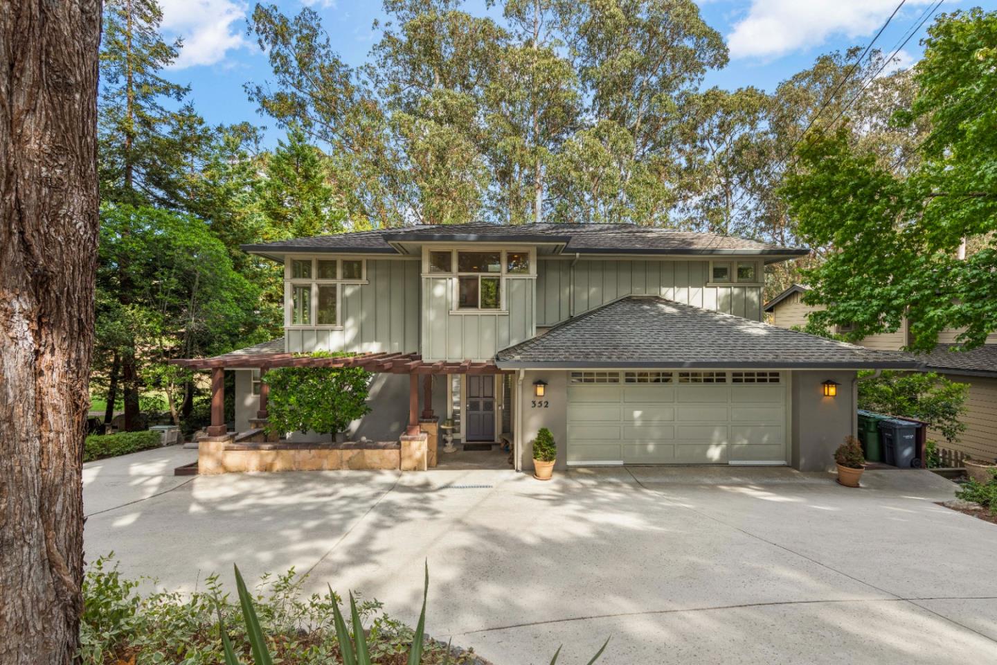 352 Los Altos DR