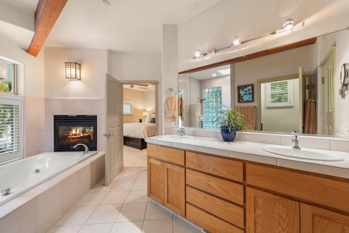 352 Los Altos DR